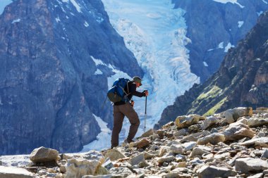 dağlarda yürüyüş