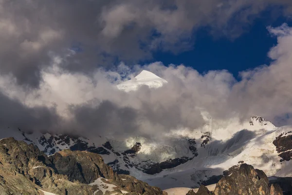 Tetnuld peak — Stockfoto