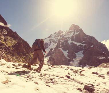 dağlarda yürüyüş