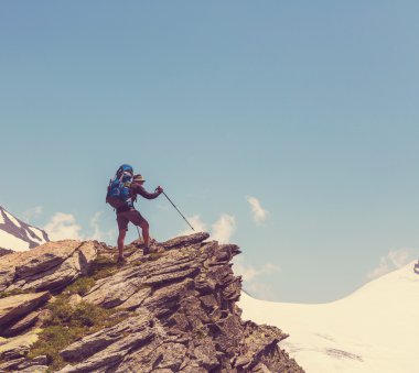 dağlarda yürüyüş