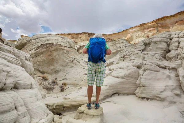 Vandra Utah Bergen Vandring Ovanliga Naturlandskap Fantastiska Former Sandsten Formationer — Stockfoto