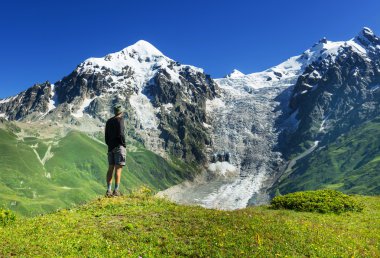 dağlarda yürüyüş