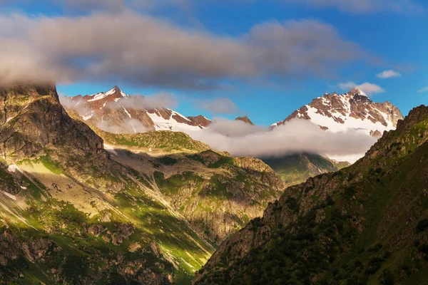 Kaukasus bergen — Stockfoto