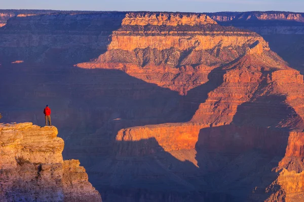 Traveler Cliff Mountains Grand Canyon National Park Arizona Usa Inspiring — Stock Photo, Image