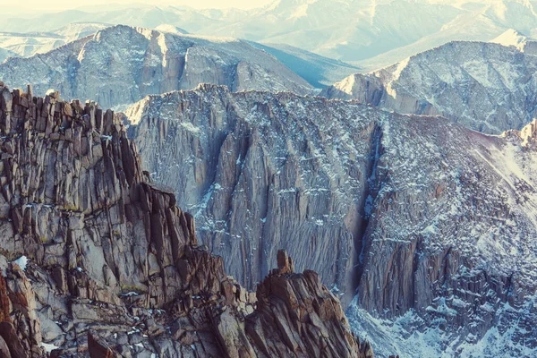 Ett Pittoreskt Bergslandskap Sommaren Bra För Naturlig Bakgrund — Stockfoto