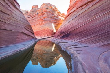 The Wave, Arizona, Vermillion Cliffs, Paria Canyon State Park, ABD. İnanılmaz doğal bir geçmiş.
