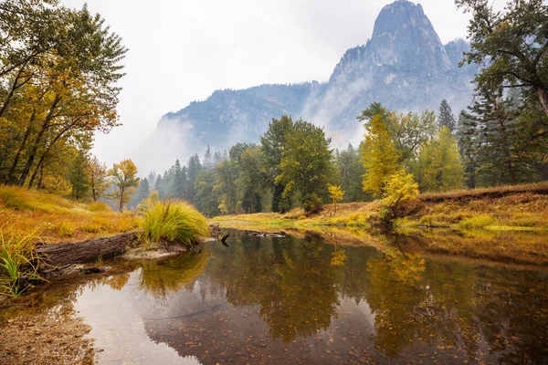 Hermosa Temporada Otoño Parque Nacional Yosemite California — Foto de Stock