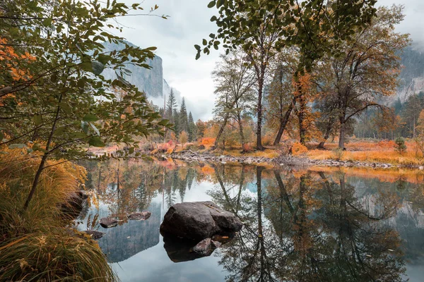 Krásná Podzimní Sezóna Yosemitském Národním Parku Kalifornie Usa — Stock fotografie