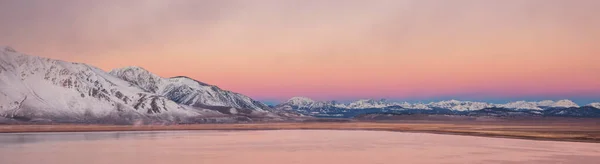 Hermosa Escena Naturaleza Las Primeras Montañas Invierno Sierra Nevada Paisajes — Foto de Stock