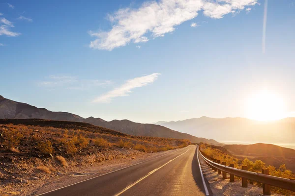 Scenic Road Mountains Travel Background — Stock Photo, Image