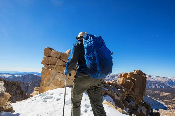 Climb High Snowy Mountains — Stock Photo, Image