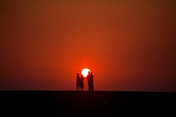 Couple Silhouette Sunset Background — Stock Photo, Image