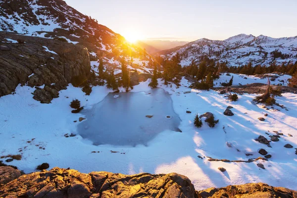 Bela Cena Natureza Início Das Montanhas Inverno Paisagens Sierra Nevada — Fotografia de Stock