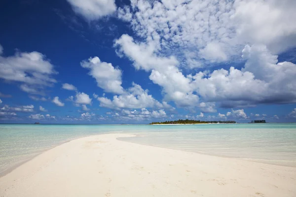 热带海滩上美丽的夏季风景 — 图库照片