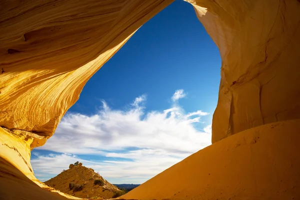 Escursionista Nella Grotta Della Grande Camera Utah Usa Scena Viaggio — Foto Stock