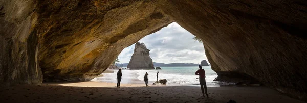 美しい景色はニュージーランドのオーシャンビーチです 自然と旅の背景にインスピレーションを与える — ストック写真