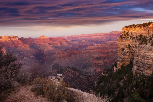 米国アリゾナ州グランドキャニオンの絵のような風景 美しい自然の背景 夕日の自由を — ストック写真