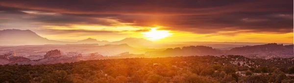 Coucher Soleil Panoramique Dans Les Montagnes Beau Fond Naturel — Photo