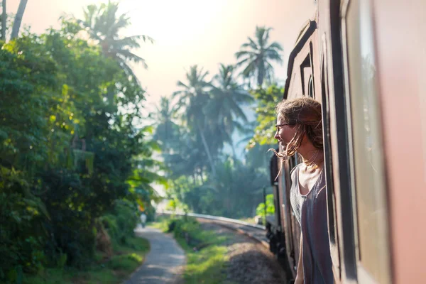 Yong Woman Enjoying Train Ride Ella Kandy Tea Plantations Highlands — Stock Photo, Image