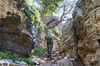 Türkiye dağlarındaki güzel doğa manzaraları. Lycian tarzı yürüyüşçüler arasında meşhurdur..