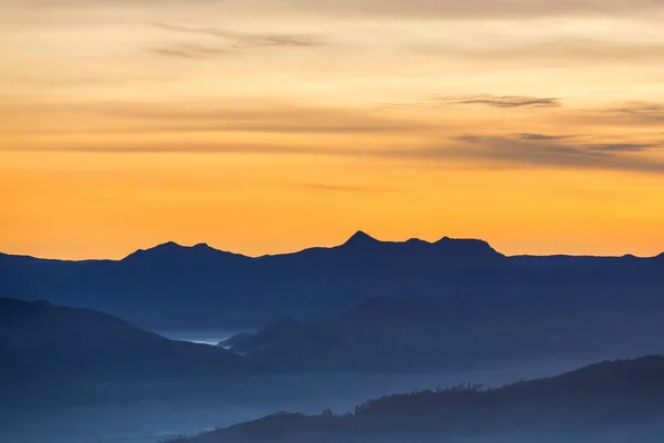 Silhouette Montagna All Alba Primavera — Foto Stock