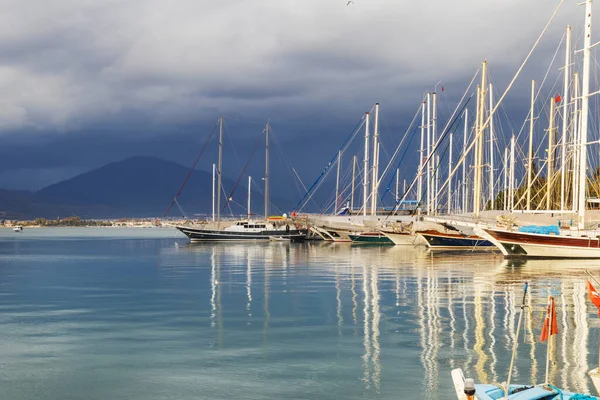 Jacht Wybrzeżu Morza Śródziemnego Turcja — Zdjęcie stockowe