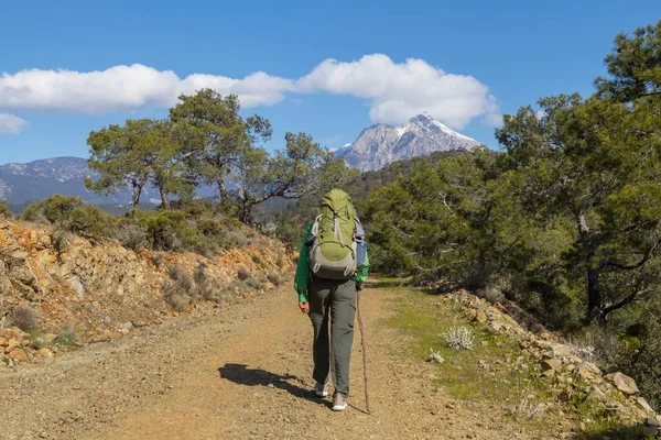 Türkiye dağlarındaki güzel doğa manzaraları. Lycian tarzı yürüyüşçüler arasında meşhurdur..