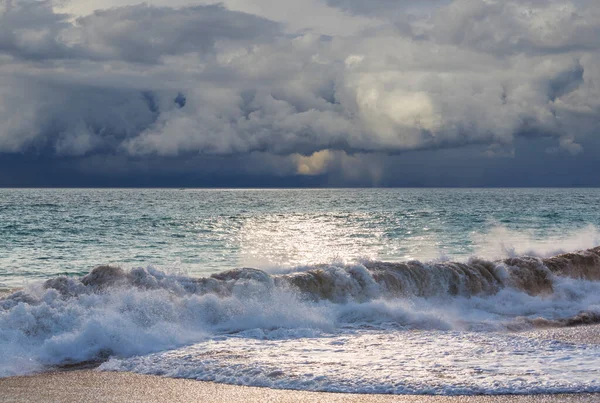 Deszczowa Pogoda Nad Morzem Plaża — Zdjęcie stockowe