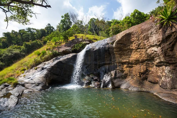 Hermosa Cascada Sri Lanka —  Fotos de Stock