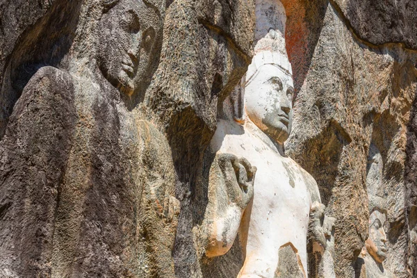 Roccia Scultura Buddista Intagliata Buduruvagala Patrimonio Mondiale Dell Unesco Sri — Foto Stock