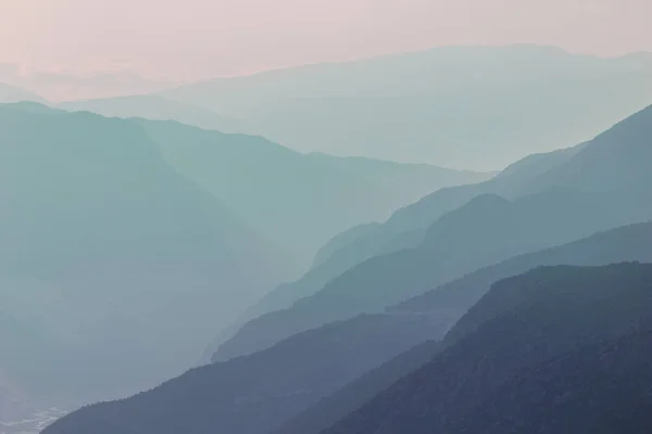 Bergsilhouette Bei Sonnenaufgang Frühling — Stockfoto