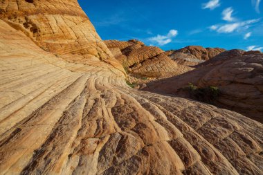 Utah, ABD 'de kumtaşı oluşumları. Güzel Alışılmadık manzaralar.