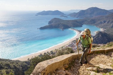 Türkiye dağlarındaki güzel doğa manzaraları. Lycian tarzı yürüyüşçüler arasında meşhurdur..