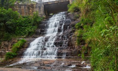 Sri Lanka 'da güzel bir şelale