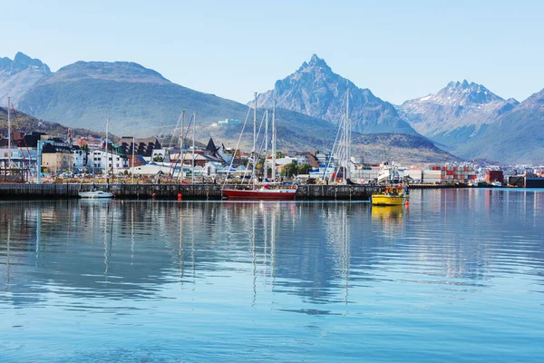 Napsütéses Nap Ushuaiában Tierra Del Fuego Tartomány Fővárosa Argentínában — Stock Fotó