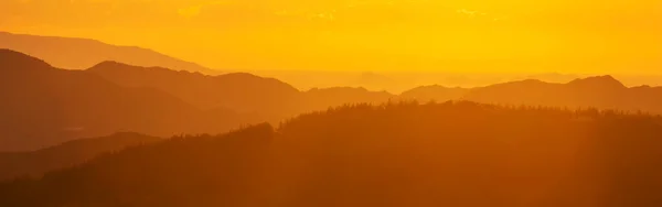 Prado Montanha Dia Sol Paisagem Natural Verão — Fotografia de Stock