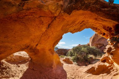 Utah, ABD 'de kumtaşı oluşumları. Güzel Alışılmadık manzaralar.