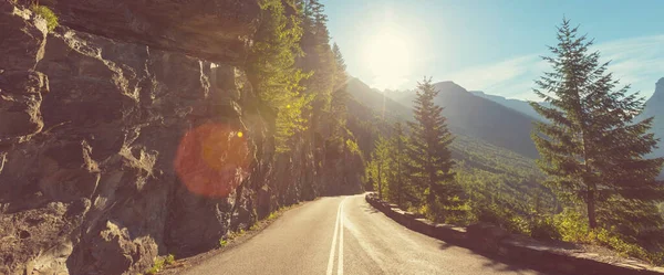 Road Mountains Glacier National Park Montana Verenigde Staten — Stockfoto