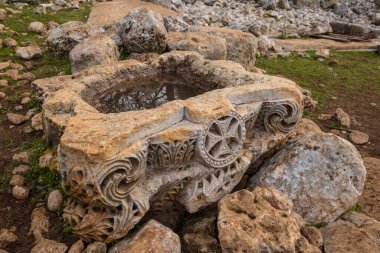 Ünlü tarihi Lycian harabeleri, Türkiye 'nin Lycian yolunda