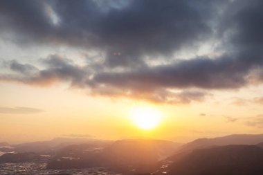 Türkiye 'de güzel bir gün batımı. Akdeniz kıyısı