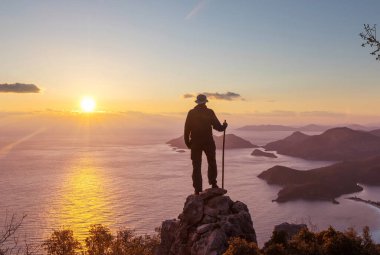 Türkiye dağlarındaki güzel doğa manzaraları. Lycian tarzı yürüyüşçüler arasında meşhurdur..