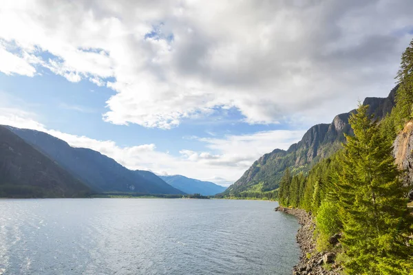 Heitere Szene Bergsee Kanada Bei Sonnenuntergang — Stockfoto