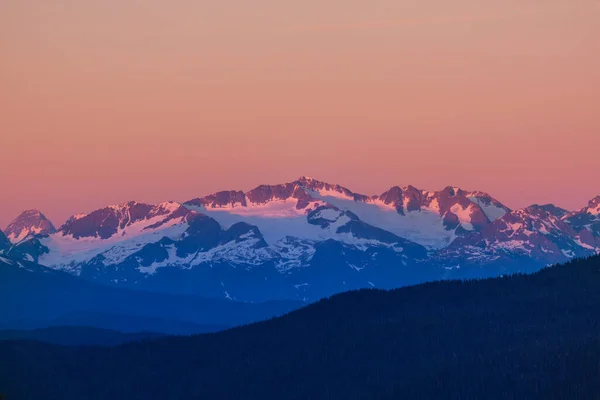 Γραφική Θέα Στο Βουνό Στο Canadian Rockies Κατά Θερινή Περίοδο — Φωτογραφία Αρχείου