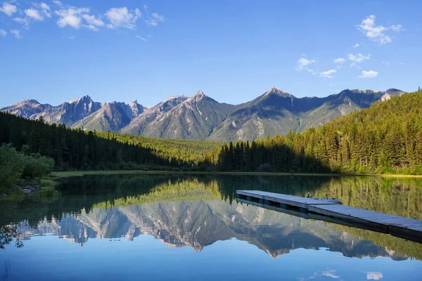 Lago Serenidad Las Montañas Temporada Verano Hermosos Paisajes Naturales —  Fotos de Stock