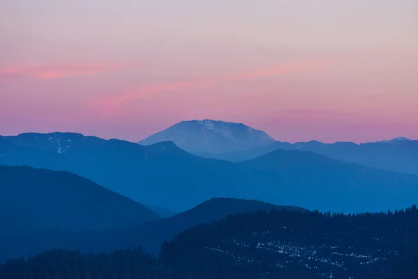 Scenic Zonsondergang Bergen Mooie Natuurlijke Achtergrond — Stockfoto