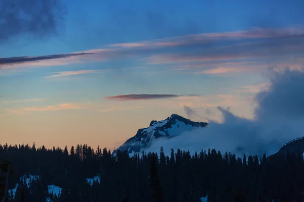 Puesta Sol Escénica Las Montañas Hermoso Fondo Natural — Foto de Stock