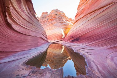 The Wave, Arizona, Vermillion Cliffs, Paria Canyon State Park, ABD. İnanılmaz doğal bir geçmiş.