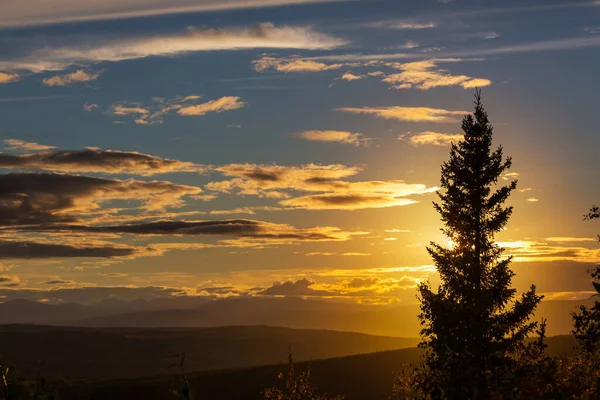 Naturskön Solnedgång Bergen Vacker Naturlig Bakgrund — Stockfoto