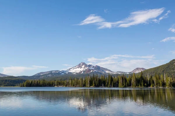 Serene Beau Lac Dans Les Montagnes Matin Oregon États Unis — Photo