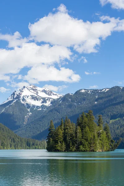 Lago Serenidade Nas Montanhas Temporada Verão Lindas Paisagens Naturais — Fotografia de Stock